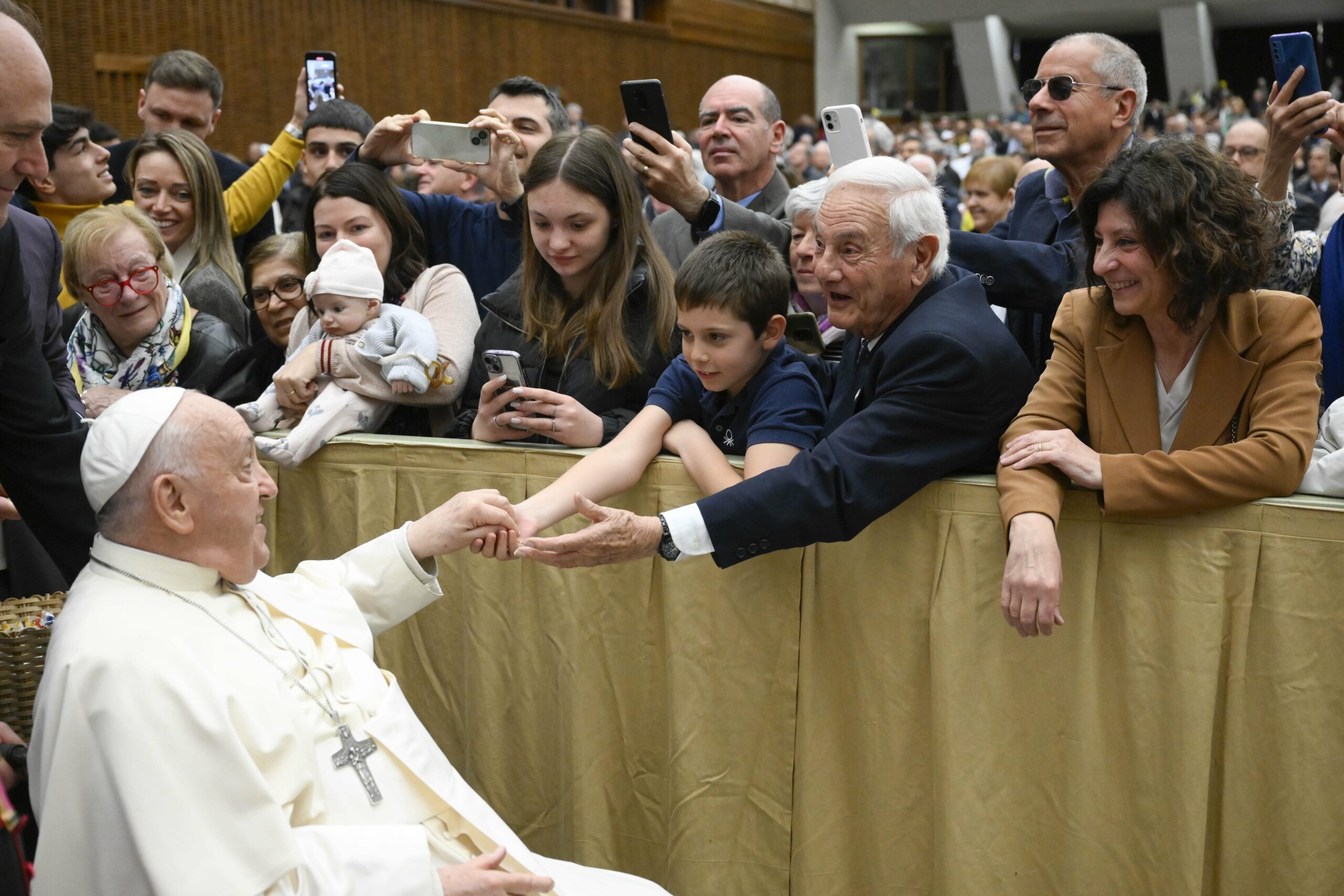 Love makes individuals and the world better, pope says